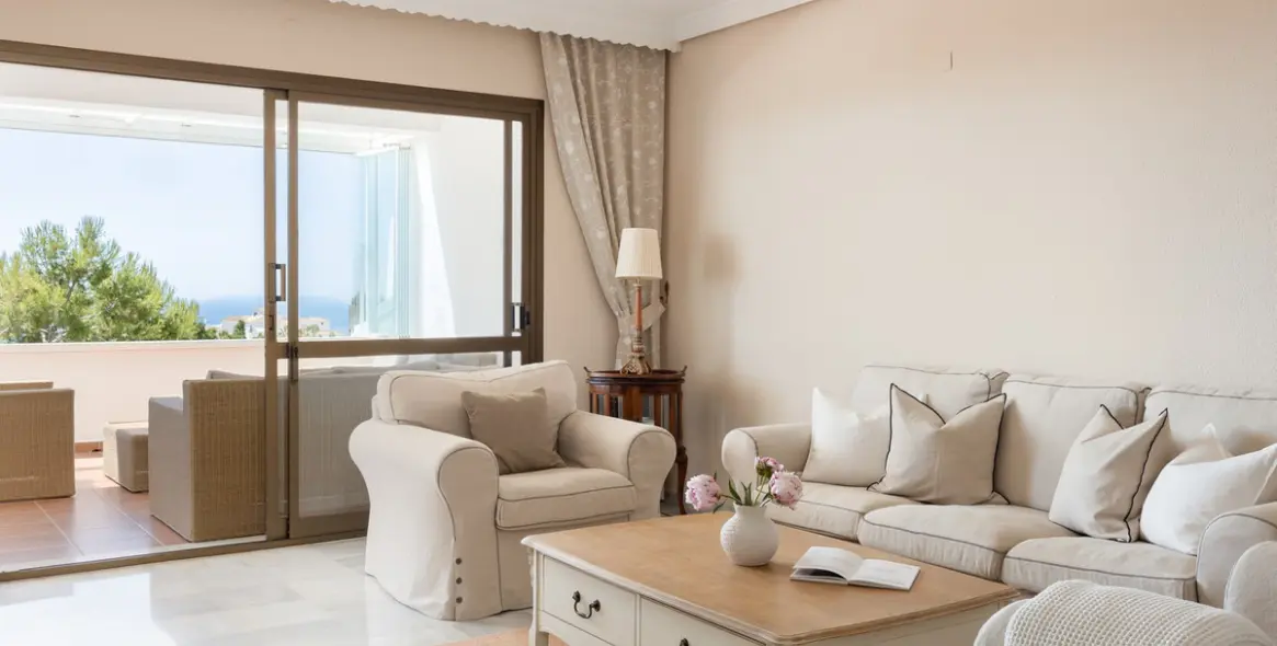 Sale of middle floor apartment in Mijas Costa 7