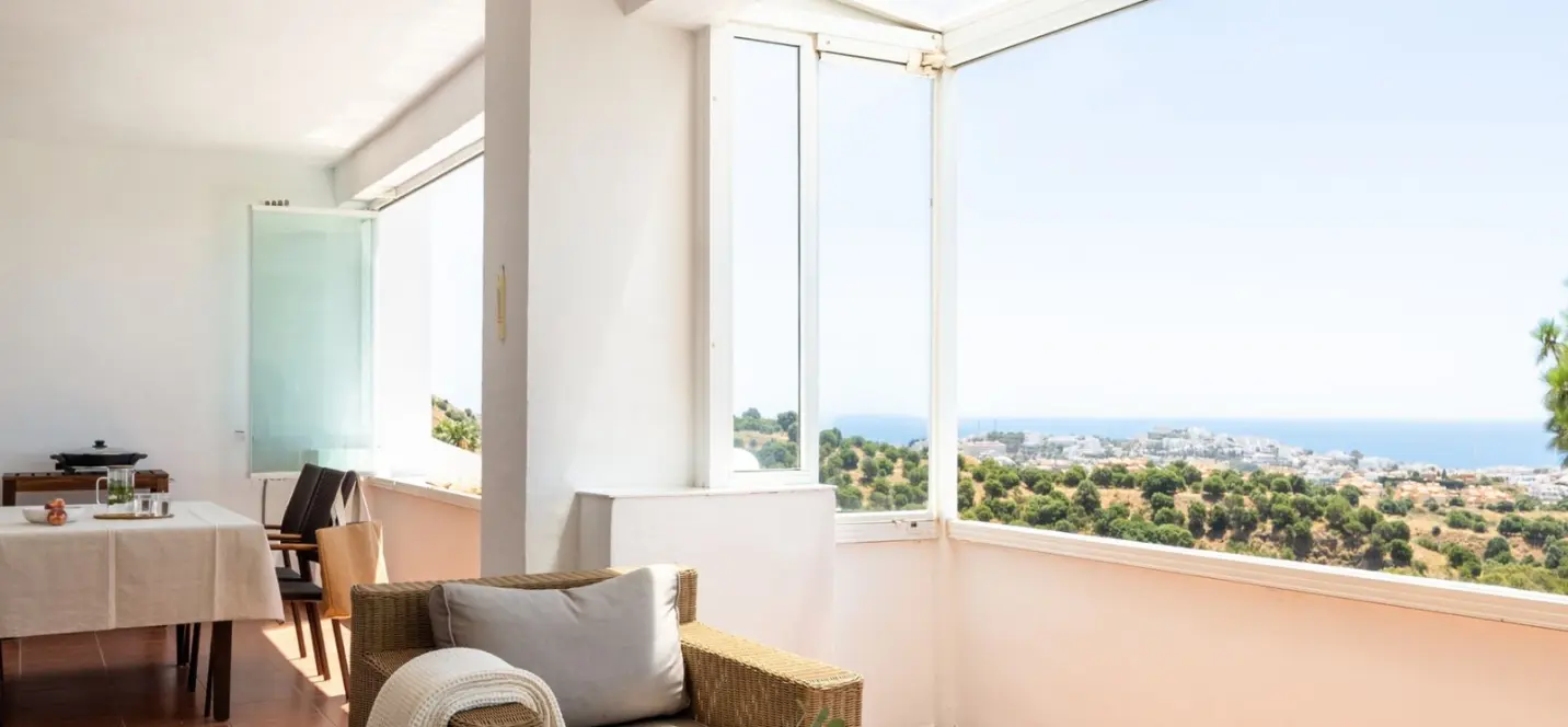 Sale of middle floor apartment in Mijas Costa 3
