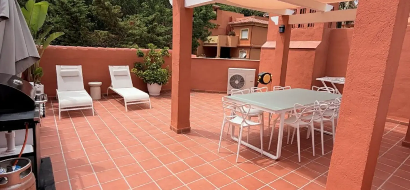 Sale of penthouse duplex in Reserva de Marbella 1