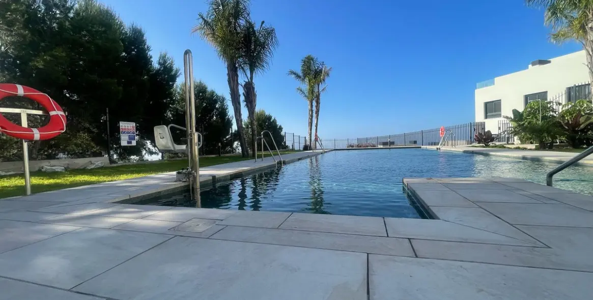 Sale of middle floor apartment in Benalmadena 5