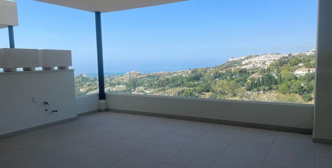 Sale of middle floor apartment in Benalmadena 9