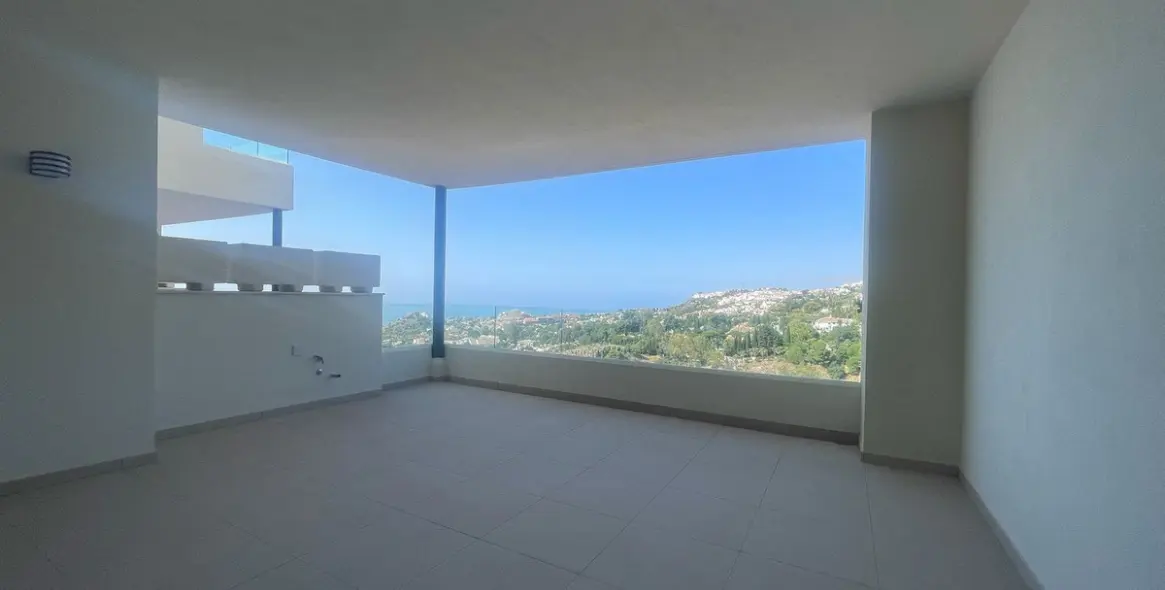 Sale of middle floor apartment in Benalmadena 10