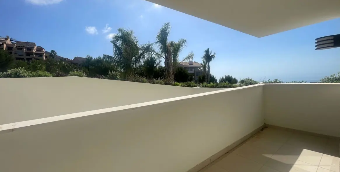 Sale of middle floor apartment in Benalmadena 13