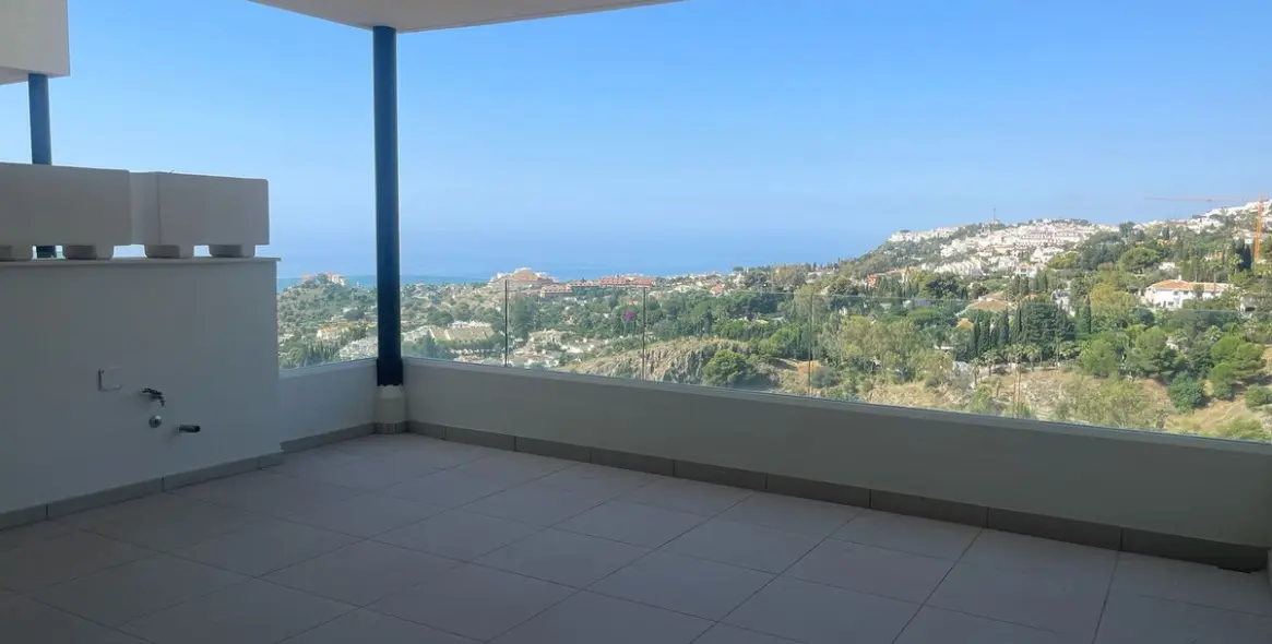Sale of middle floor apartment in Benalmadena 14