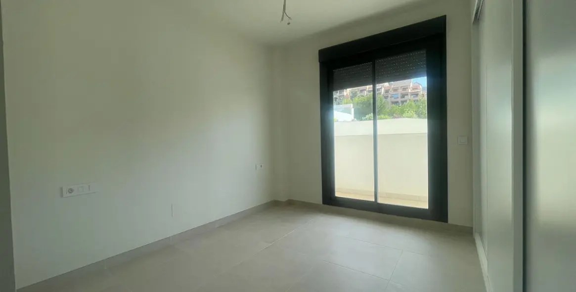 Sale of middle floor apartment in Benalmadena 16