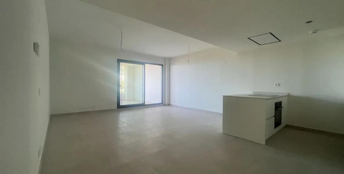 Sale of middle floor apartment in Benalmadena 17