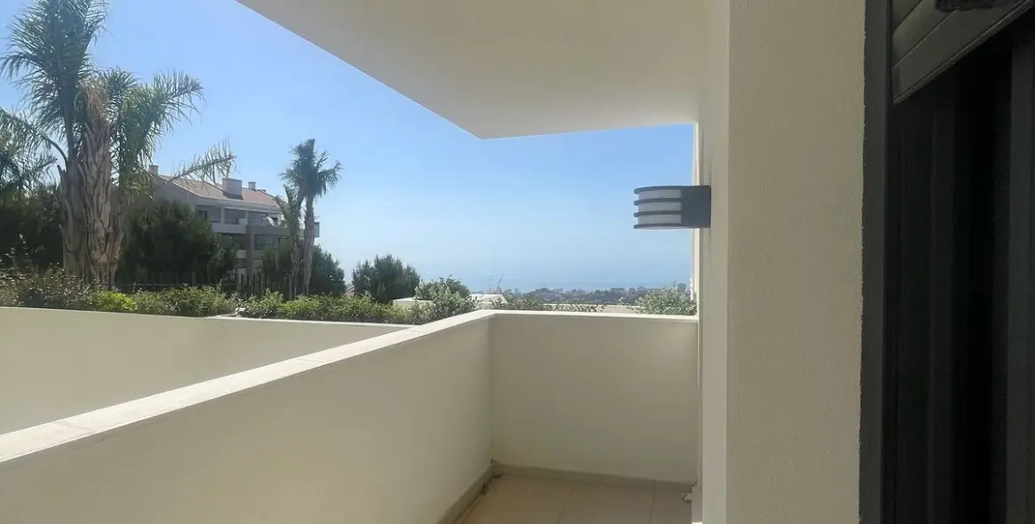 Sale of middle floor apartment in Benalmadena 22