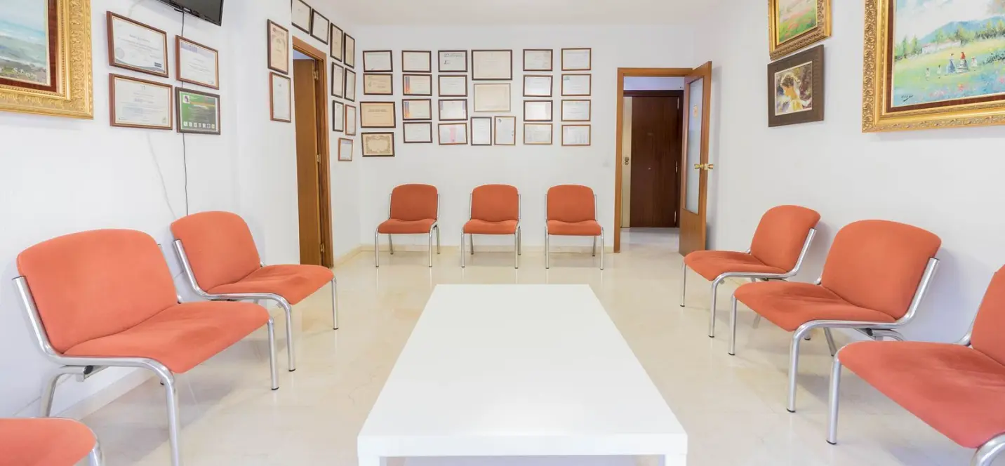 Sale of middle floor apartment in Fuengirola 2