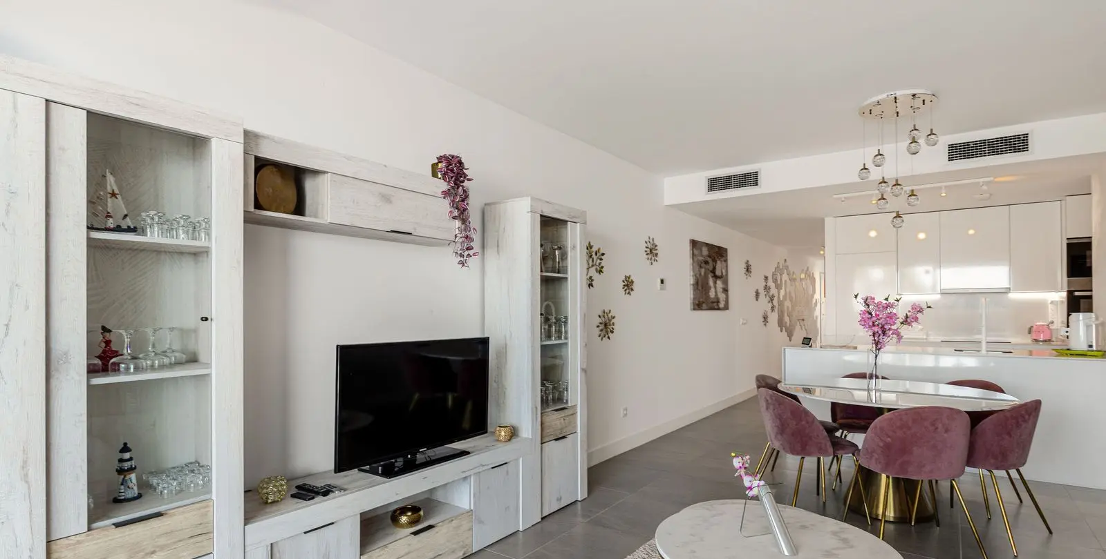 Sale of ground floor apartment in Manilva 7