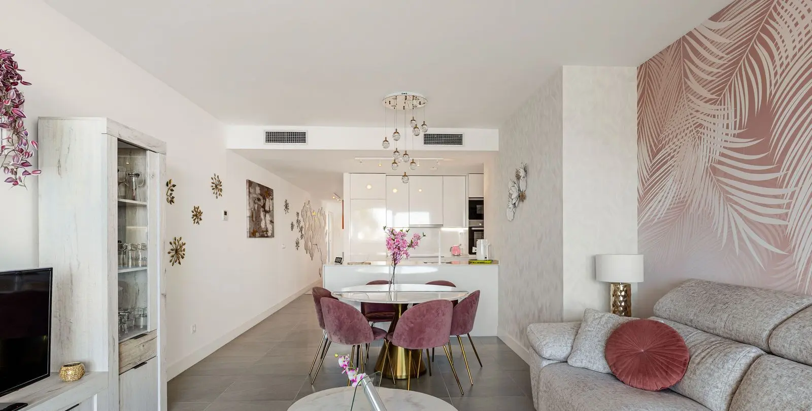 Sale of ground floor apartment in Manilva 8