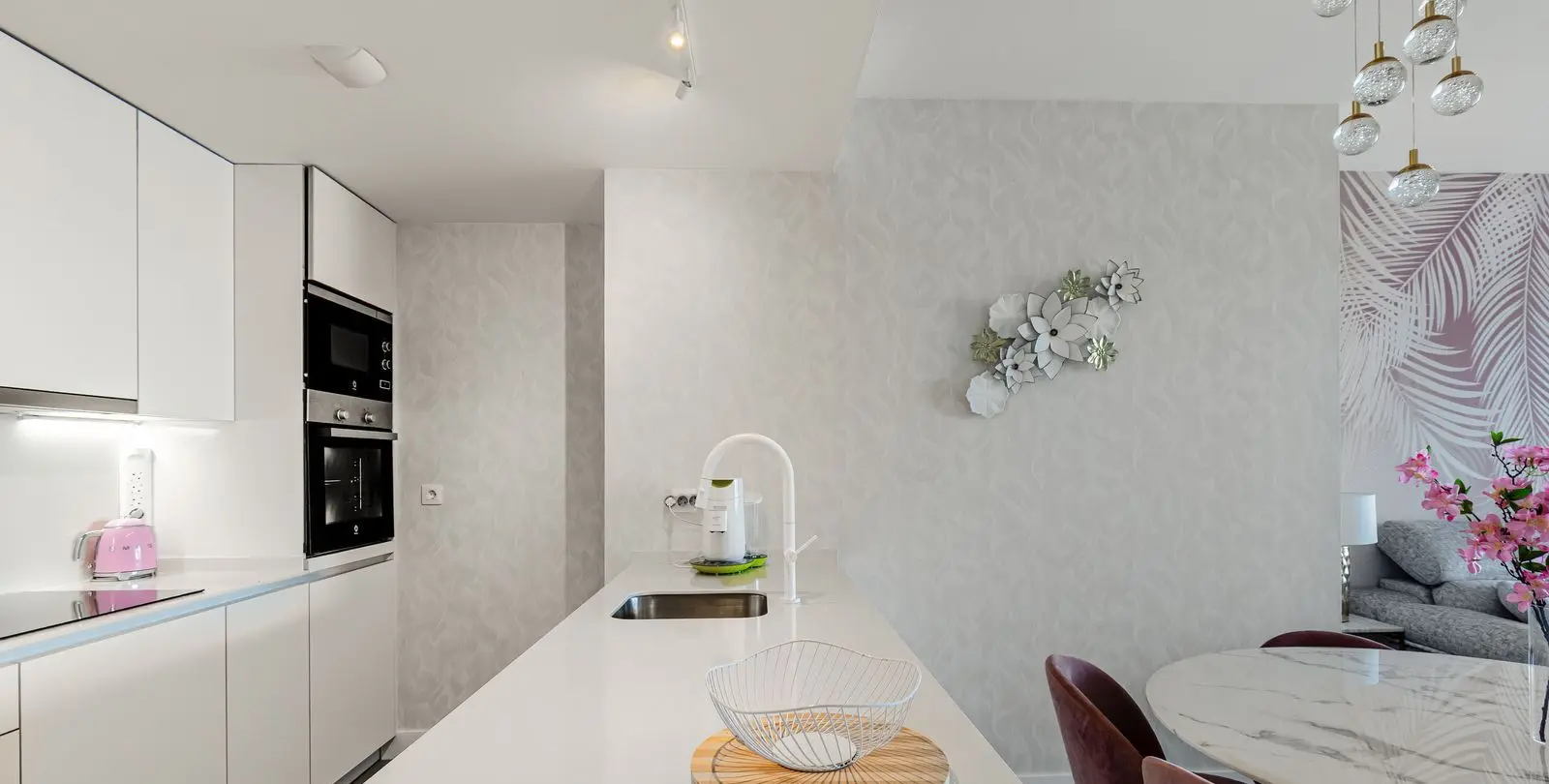 Sale of ground floor apartment in Manilva 11