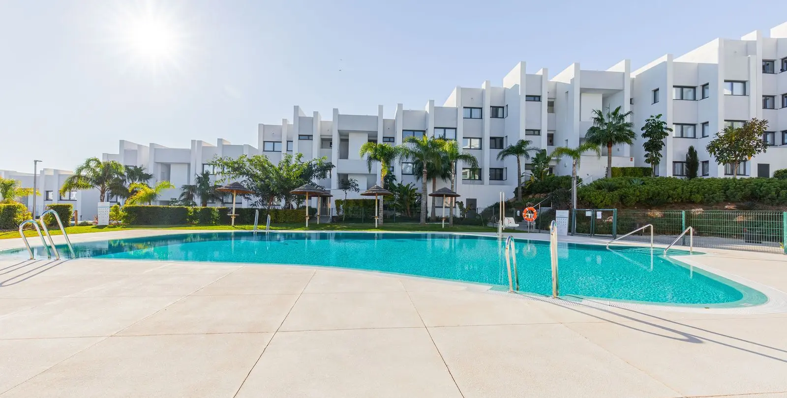 Sale of ground floor apartment in Manilva 30