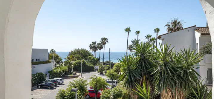 Sale of penthouse in Costalita 1