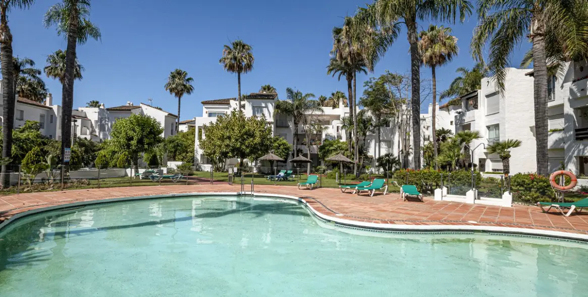 Sale of penthouse in Costalita 20