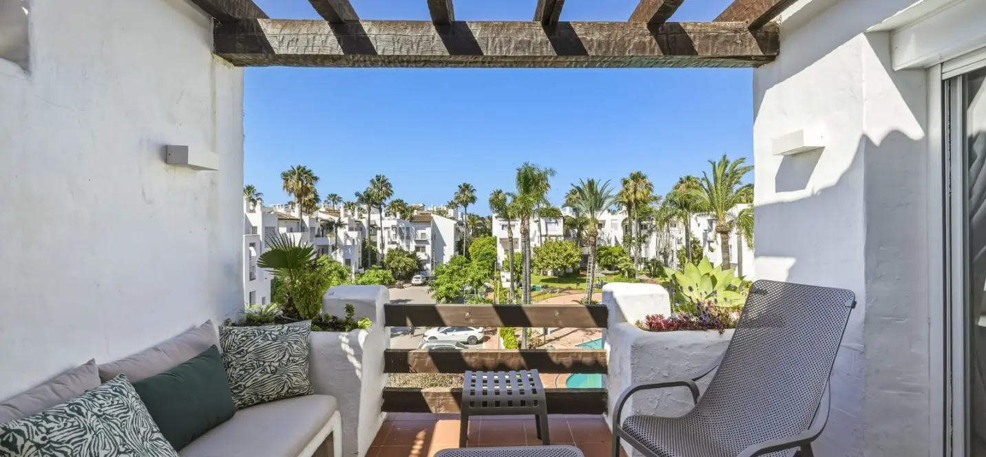 Sale of penthouse in Costalita 4