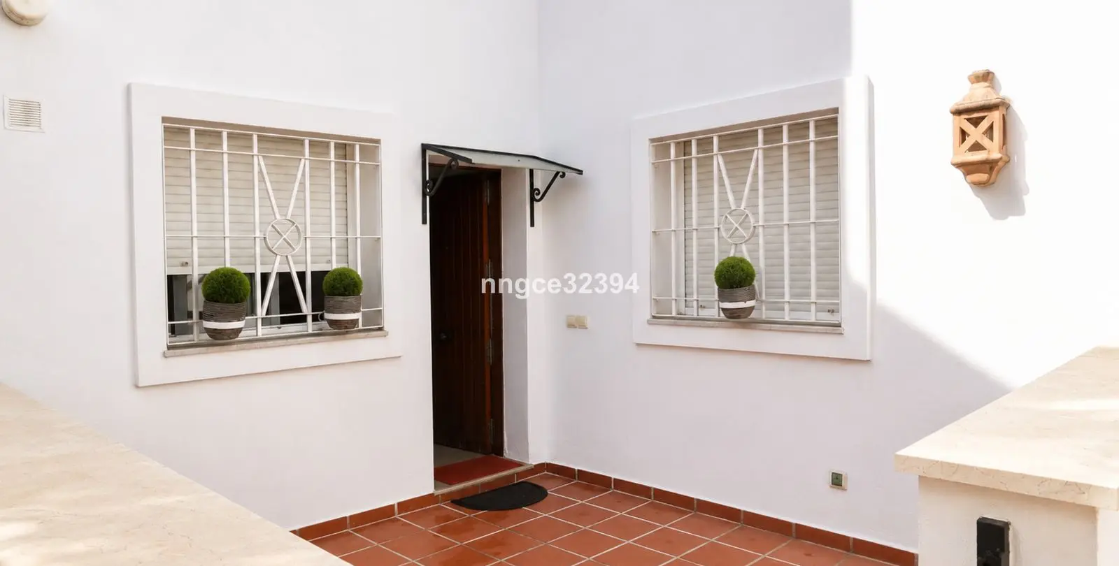 Sale of ground floor apartment in Nueva Andalucía 5