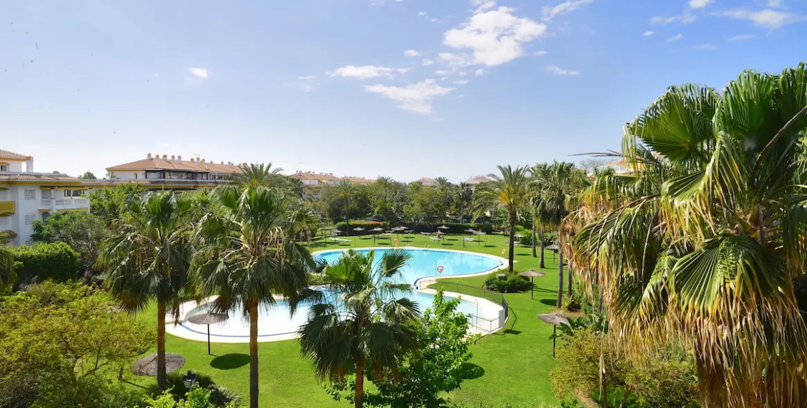 Short-term rent of middle floor apartment in Nueva Andalucía 2