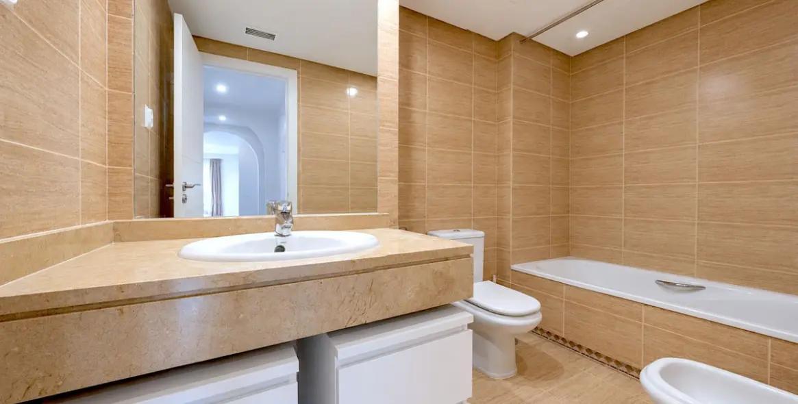 Short-term rent of middle floor apartment in Nueva Andalucía 18