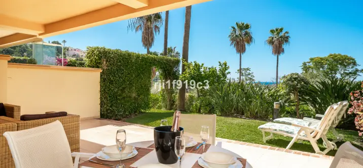 Продажа апартаментов на первом этаже в Elviria 0