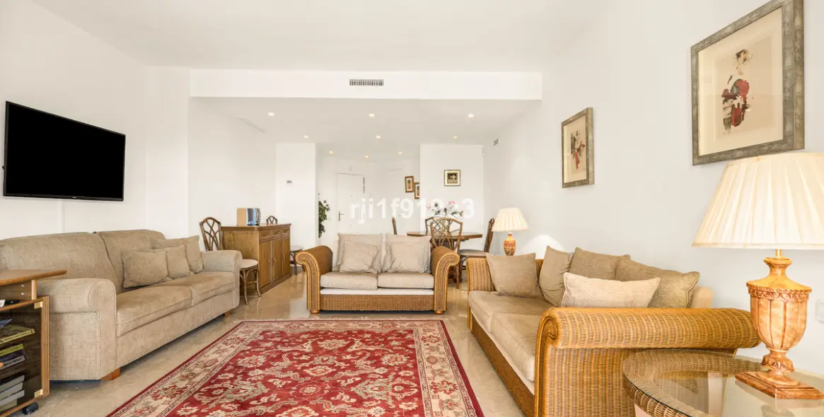 Продажа апартаментов на первом этаже в Elviria 13