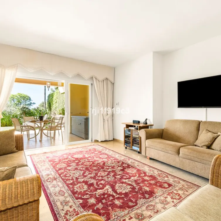 Sale of ground floor apartment in Elviria