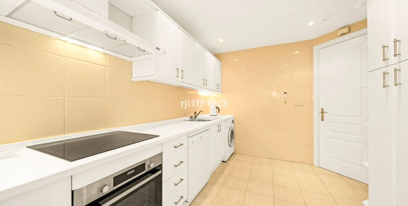 Sale of ground floor apartment in Elviria 12