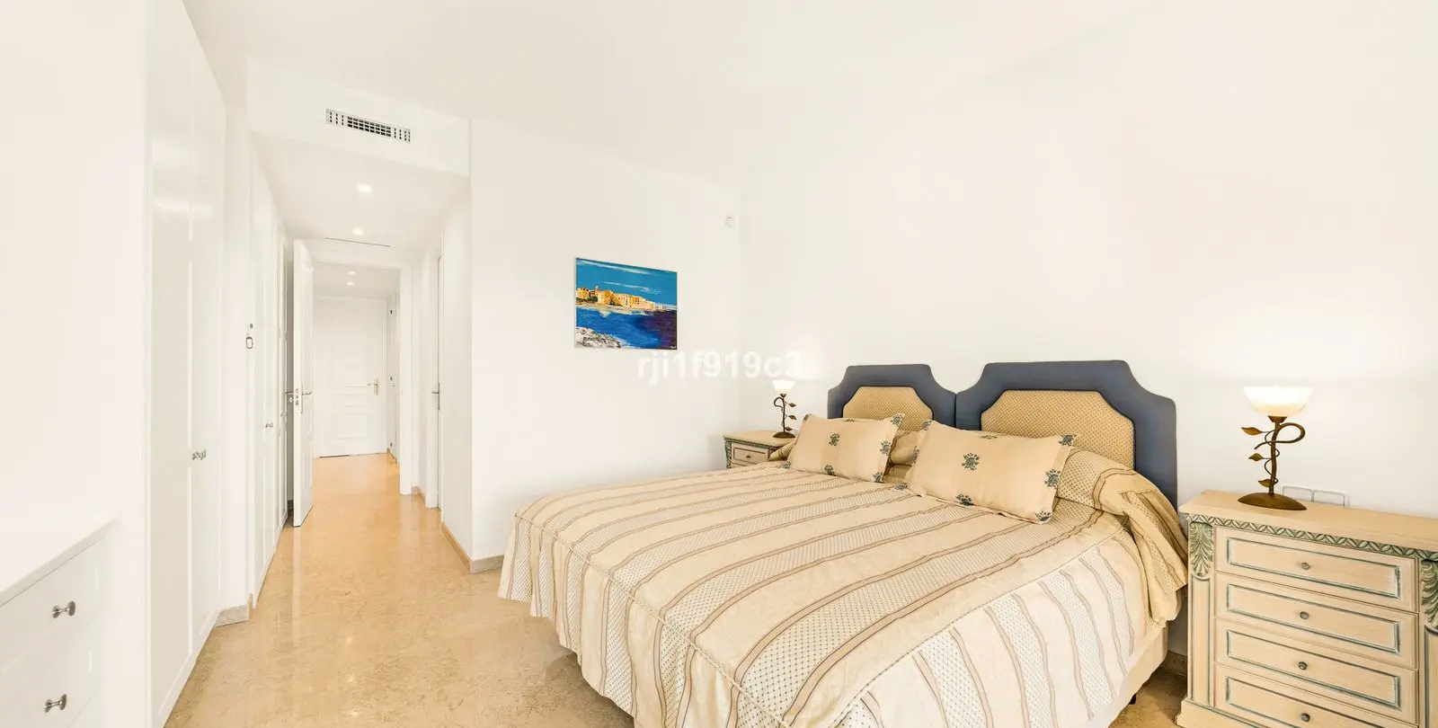 Sale of ground floor apartment in Elviria 16