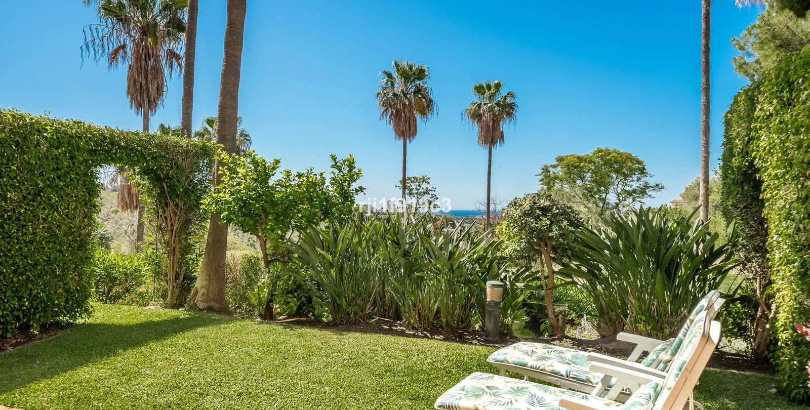 Sale of ground floor apartment in Elviria 17