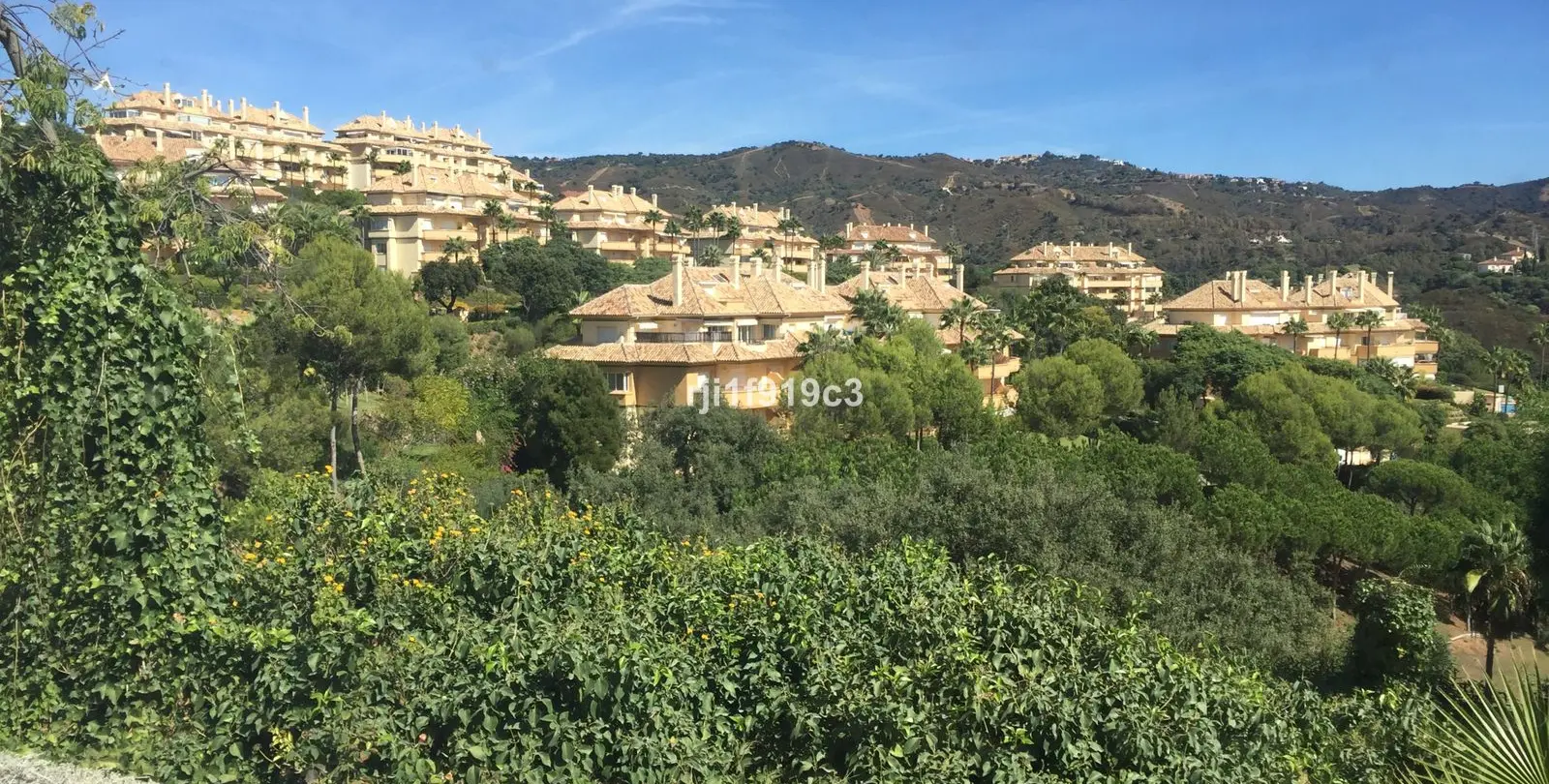 Sale of ground floor apartment in Elviria 27