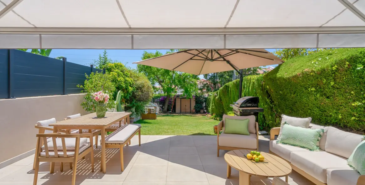 Sale of townhouse in Estepona 1