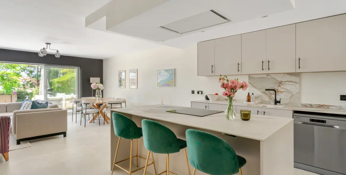 Sale of townhouse in Estepona 3
