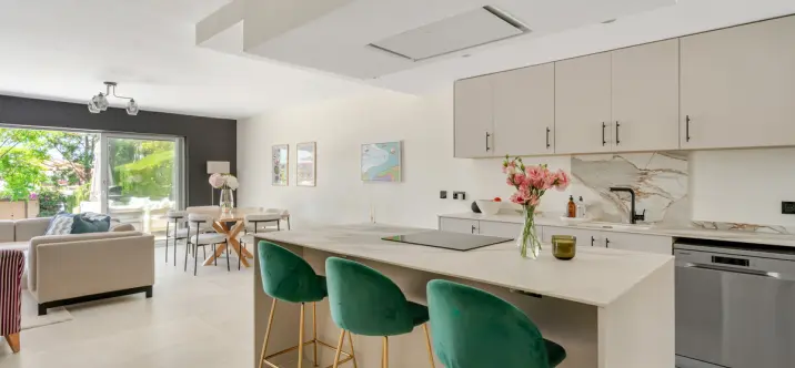 Sale of townhouse in Estepona 2