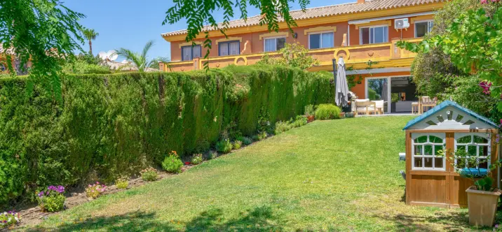 Sale of townhouse in Estepona 3