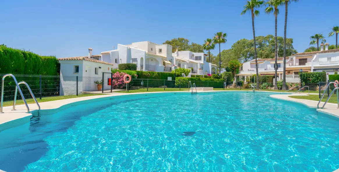 Sale of townhouse in Estepona 5