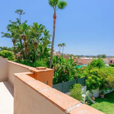 Sale of townhouse in Estepona