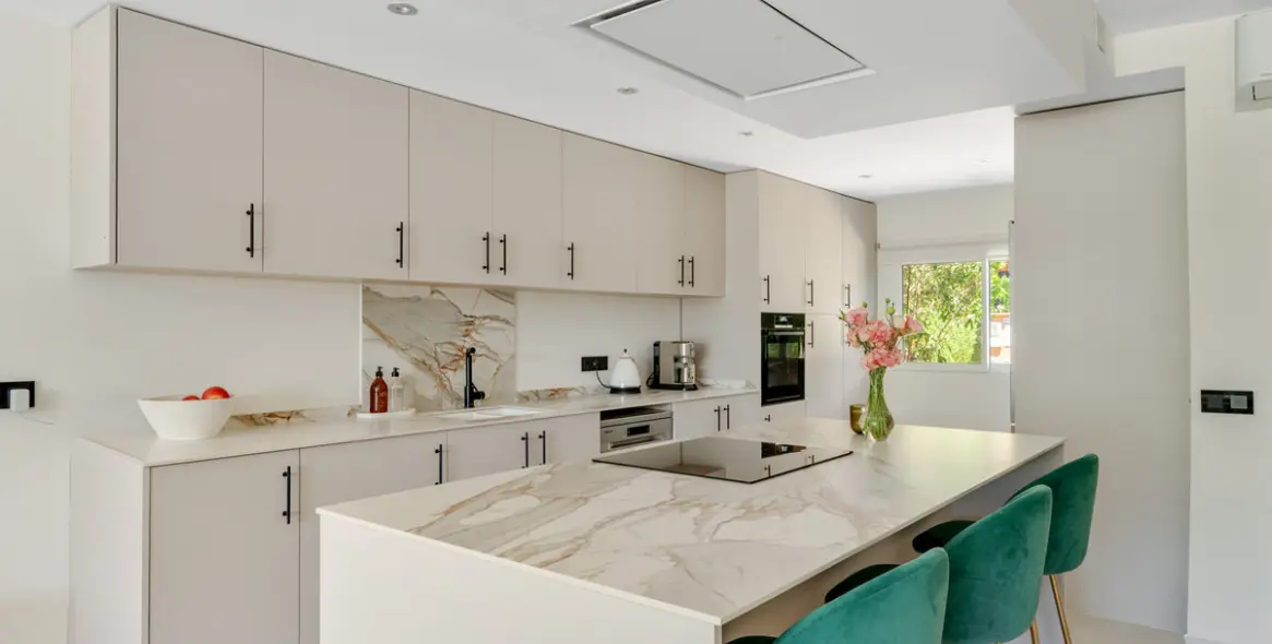 Sale of townhouse in Estepona 11
