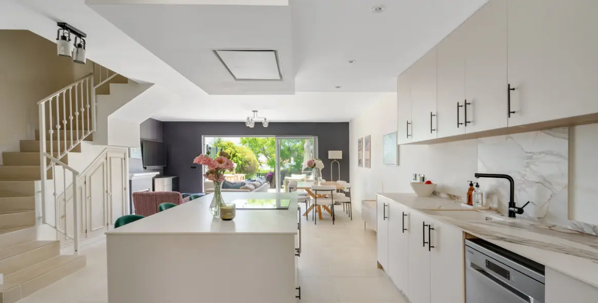Sale of townhouse in Estepona 13