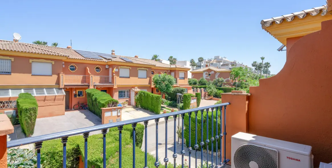 Sale of townhouse in Estepona 23