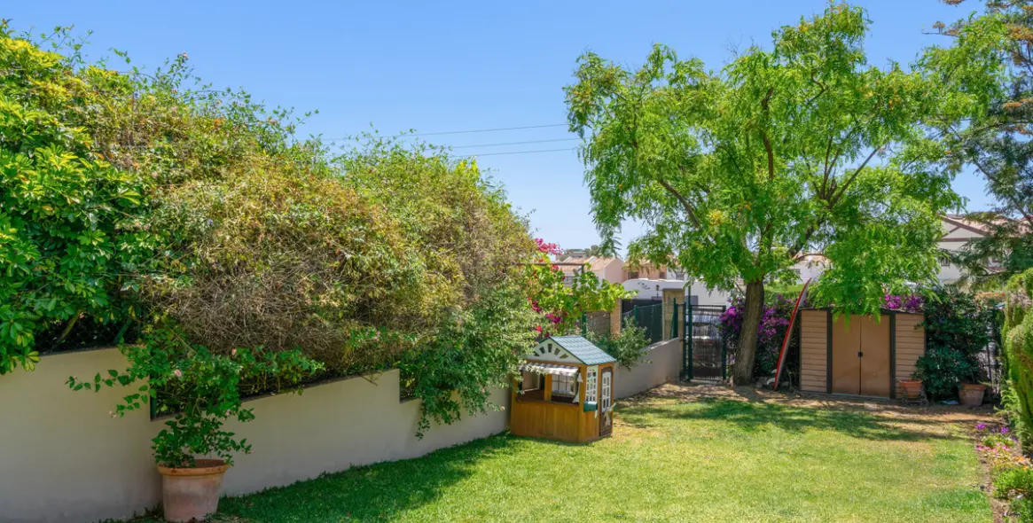 Sale of townhouse in Estepona 28