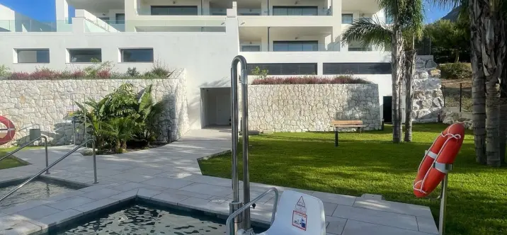 Sale of ground floor apartment in Benalmadena 1