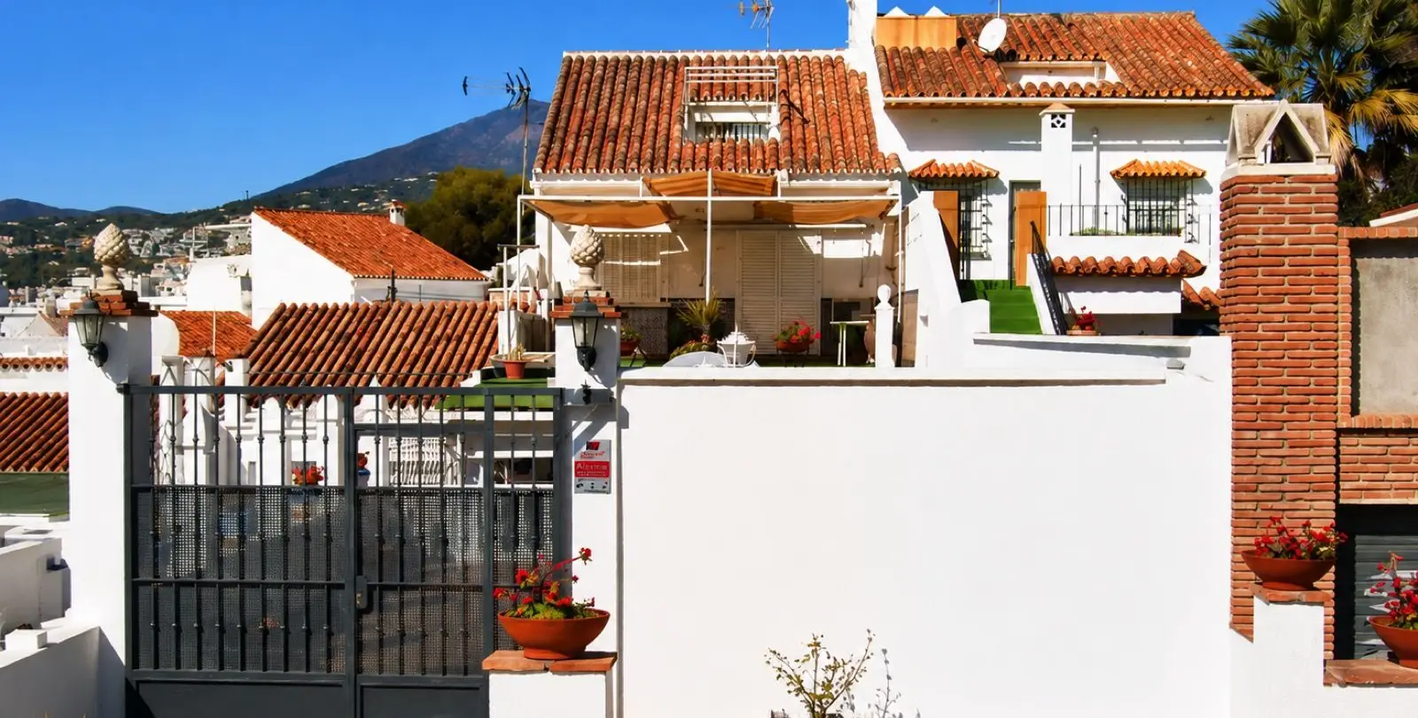 Sale of townhouse in Nueva Andalucía 1