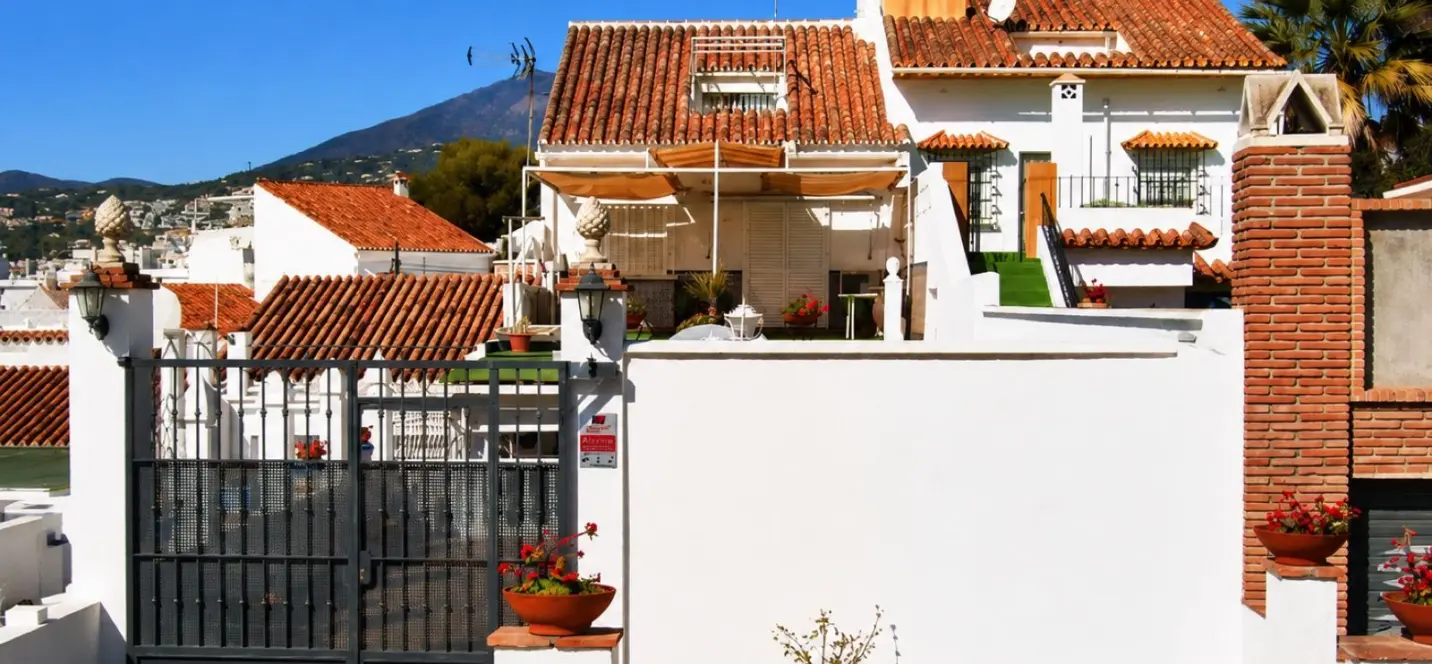 Sale of townhouse in Nueva Andalucía 0