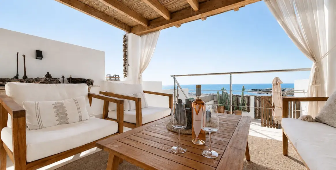 Sale of townhouse in Estepona 1