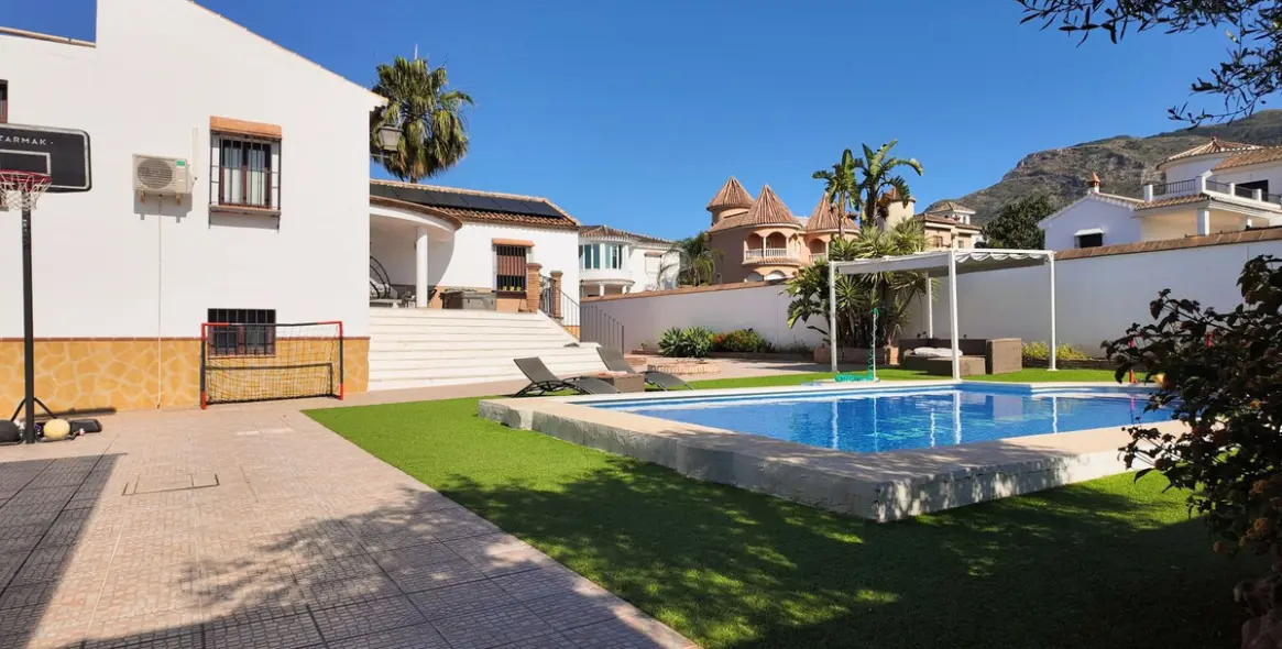 Venta de villa independiente en Alhaurín el Grande 28