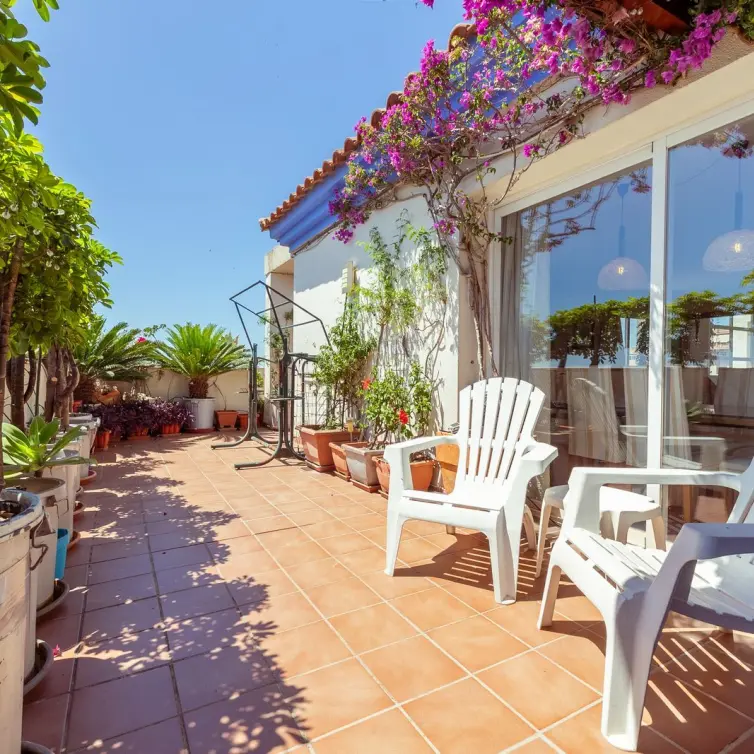 Sale of penthouse in Estepona