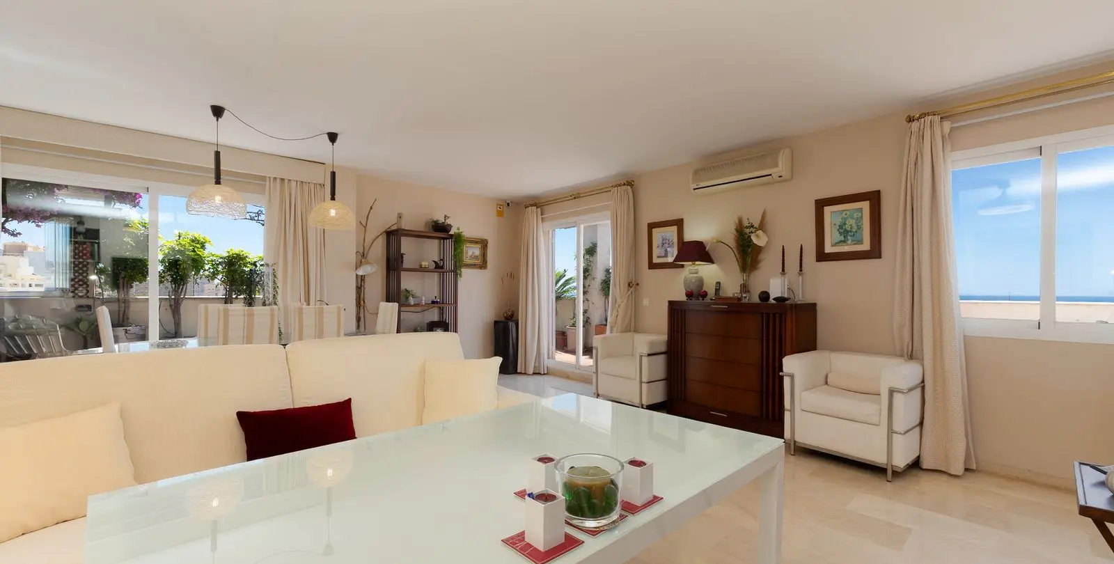 Sale of penthouse in Estepona 4