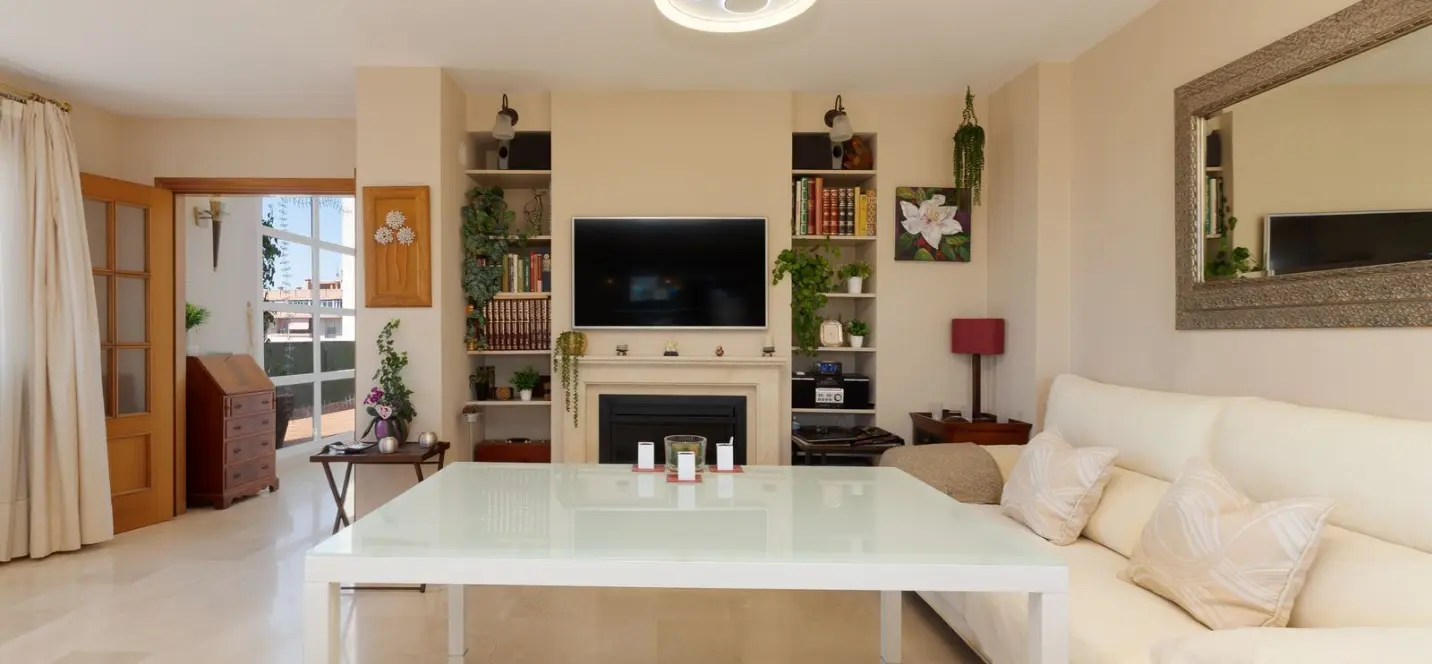 Sale of penthouse in Estepona 4