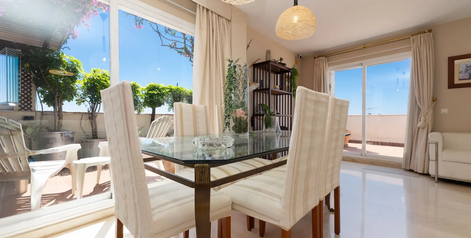 Sale of penthouse in Estepona 7
