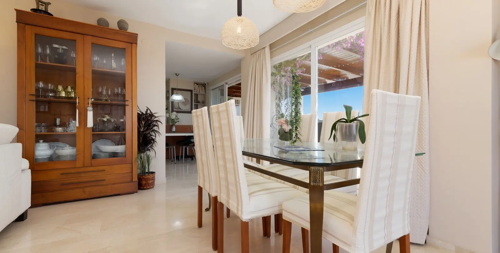 Sale of penthouse in Estepona 8