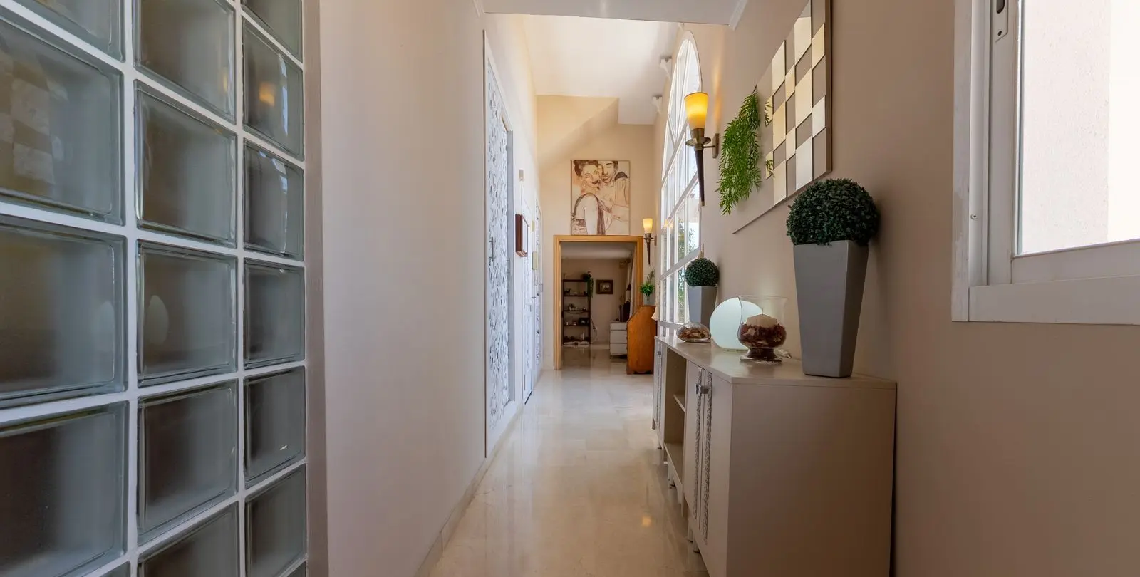Sale of penthouse in Estepona 11
